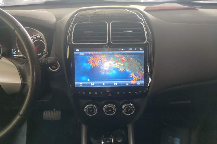 Used Mitsubishi ASX 2018 2.0L CVT Two-Wheel Drive Deluxe Edition Audio And AC Panel