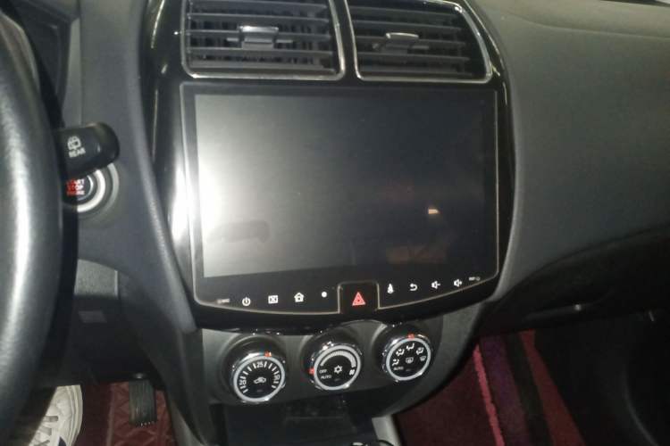 Used Mitsubishi ASX 2018 2.0L CVT Two-Wheel Drive Deluxe Edition Audio And AC Panel