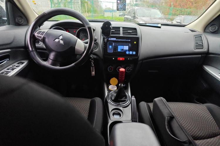 Used Mitsubishi ASX 2018 1.6L Manual Two-Wheel Drive Fashion Edition Center Console