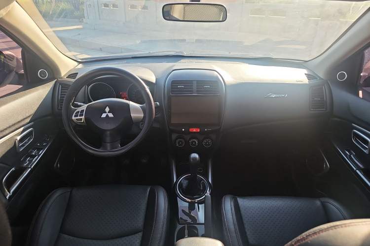 Used Mitsubishi ASX 2018 1.6L Manual Two-Wheel Drive Fashion Edition Center Console