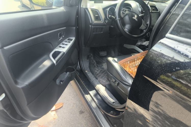 Used Mitsubishi ASX 2018 2.0L CVT Two-Wheel Drive Deluxe Edition Driver Seat