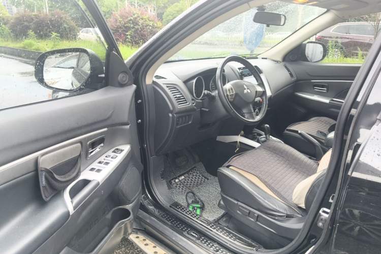Used Mitsubishi ASX 2018 2.0L CVT Two-Wheel Drive Deluxe Edition Driver Seat