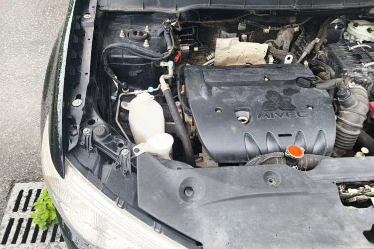 Used Mitsubishi ASX 2018 2.0L CVT Two-Wheel Drive Deluxe Edition Engine Bay Right