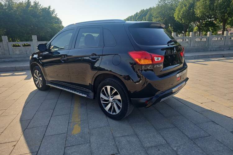 Used Mitsubishi ASX 2018 1.6L Manual Two-Wheel Drive Fashion Edition Exterior 2