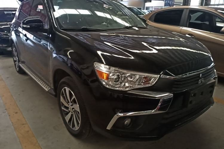 Used Mitsubishi ASX 2018 2.0L CVT Two-Wheel Drive Deluxe Edition Front Right 45 Deg