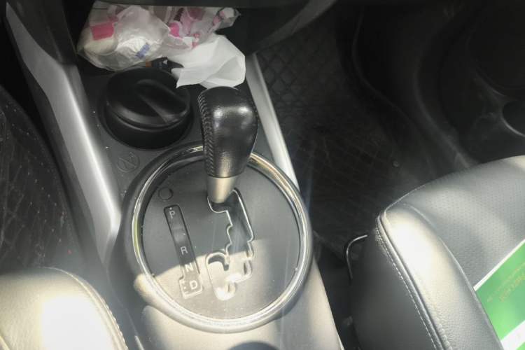 Used Mitsubishi ASX 2018 2.0L CVT Two-Wheel Drive Deluxe Edition Gear Lever