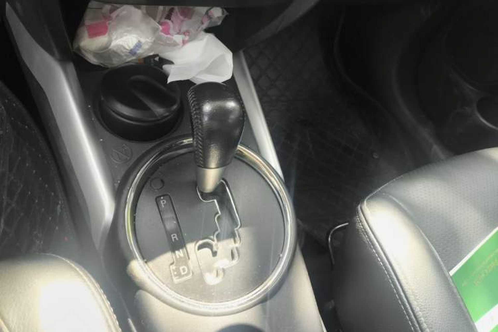Used Mitsubishi ASX 2018 2.0L CVT Two-Wheel Drive Deluxe Edition Gear Lever