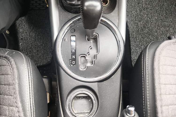 Used Mitsubishi ASX 2018 2.0L CVT Two-Wheel Drive Deluxe Edition Gear Lever