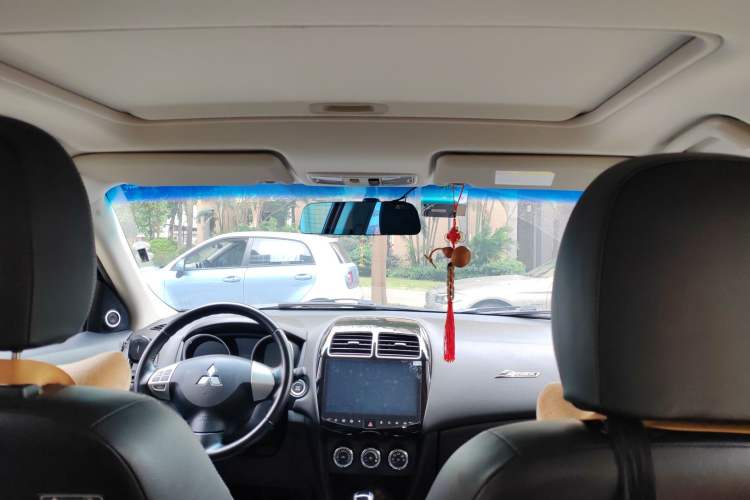 Used Mitsubishi ASX 2018 2.0L CVT Two-Wheel Drive Deluxe Edition Headliner