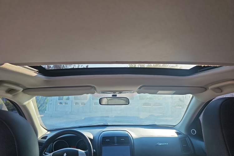 Used Mitsubishi ASX 2018 1.6L Manual Two-Wheel Drive Fashion Edition Headliner