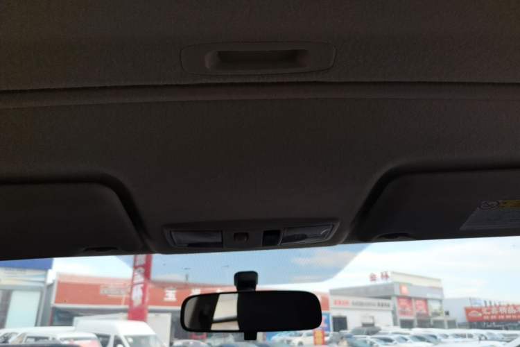 Used Mitsubishi ASX 2018 2.0L CVT Two-Wheel Drive Deluxe Edition Headliner