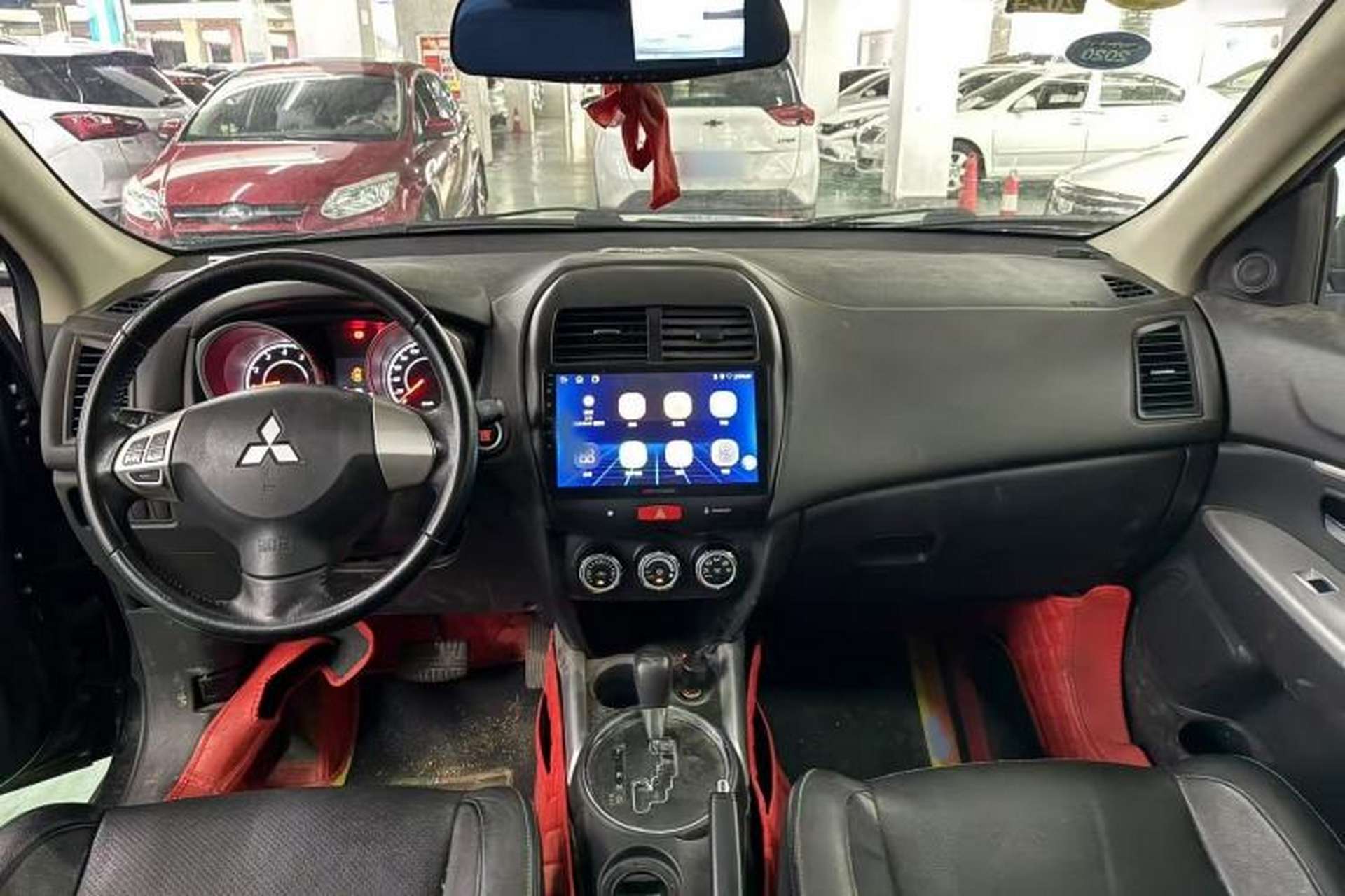 Used Mitsubishi ASX 2018 2.0L CVT Two-Wheel Drive Deluxe Edition Interior 6