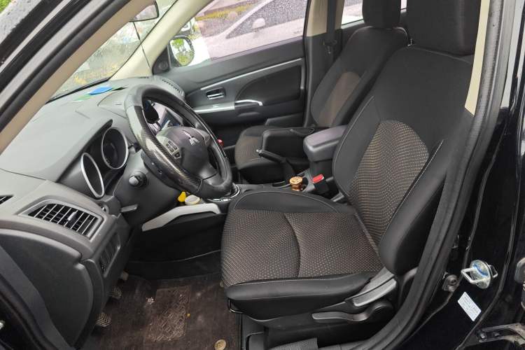 Used Mitsubishi ASX 2018 1.6L Manual Two-Wheel Drive Fashion Edition Left Front Seat