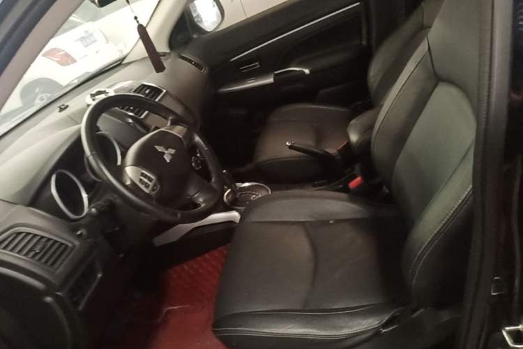 Used Mitsubishi ASX 2018 2.0L CVT Two-Wheel Drive Deluxe Edition Left Front Seat