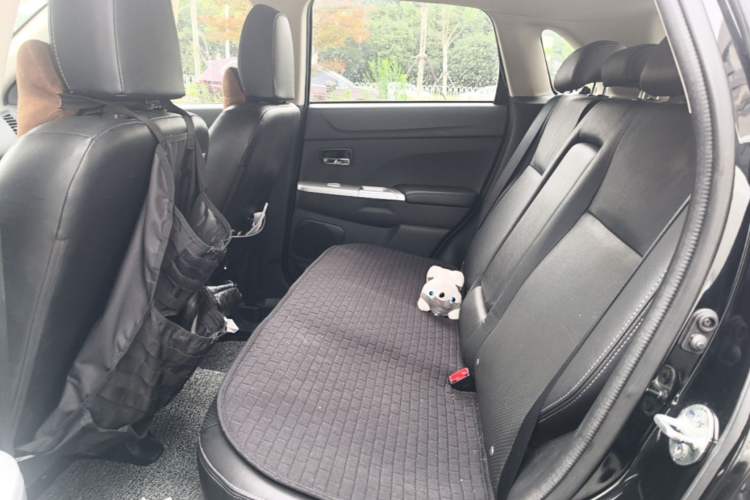 Used Mitsubishi ASX 2018 2.0L CVT Two-Wheel Drive Deluxe Edition Left Rear Seat