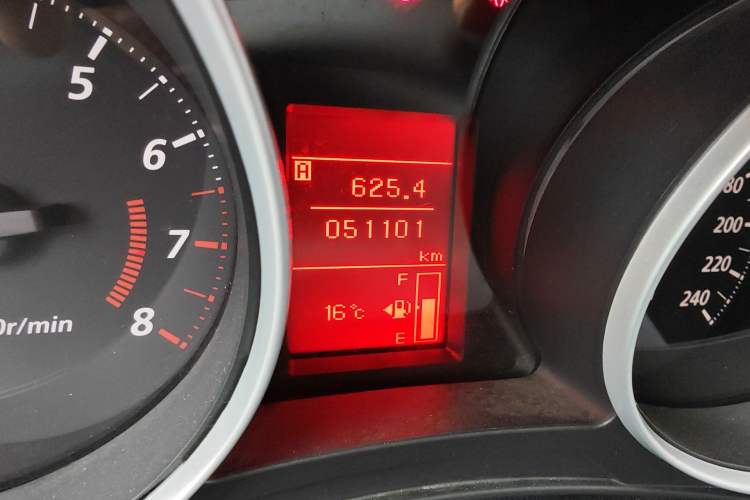 Used Mitsubishi ASX 2018 1.6L Manual Two-Wheel Drive Fashion Edition Odometer Close Up