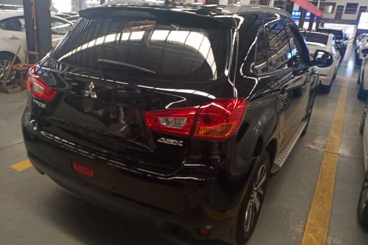 Used Mitsubishi ASX 2018 2.0L CVT Two-Wheel Drive Deluxe Edition Rear Right 45 Deg