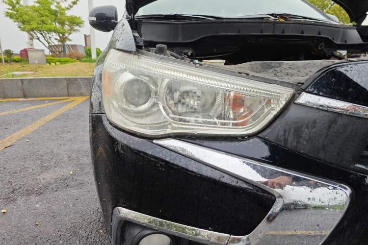 Used Mitsubishi ASX 2018 1.6L Manual Two-Wheel Drive Fashion Edition Right Front Headlight