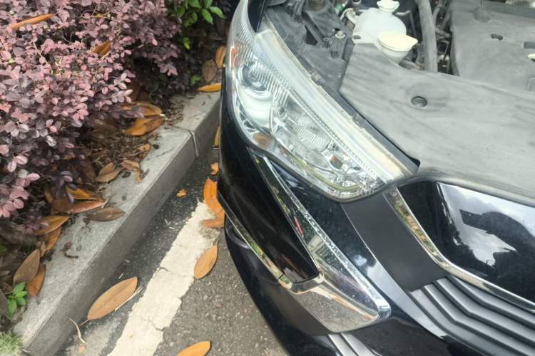 Used Mitsubishi ASX 2018 2.0L CVT Two-Wheel Drive Deluxe Edition Right Front Headlight