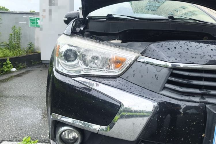 Used Mitsubishi ASX 2018 2.0L CVT Two-Wheel Drive Deluxe Edition Right Front Headlight
