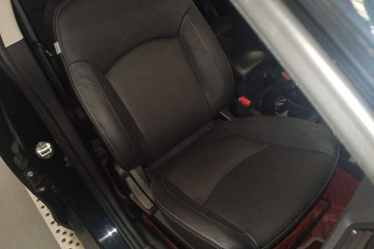 Used Mitsubishi ASX 2018 2.0L CVT Two-Wheel Drive Deluxe Edition Right Front Seat