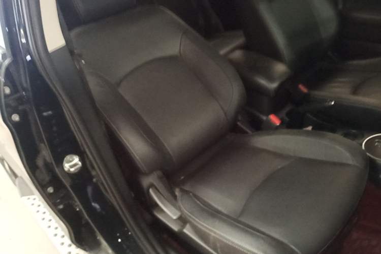 Used Mitsubishi ASX 2018 2.0L CVT Two-Wheel Drive Deluxe Edition Right Front Seat