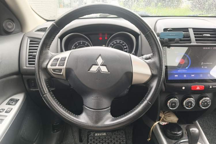 Used Mitsubishi ASX 2018 2.0L CVT Two-Wheel Drive Deluxe Edition Steering Wheel