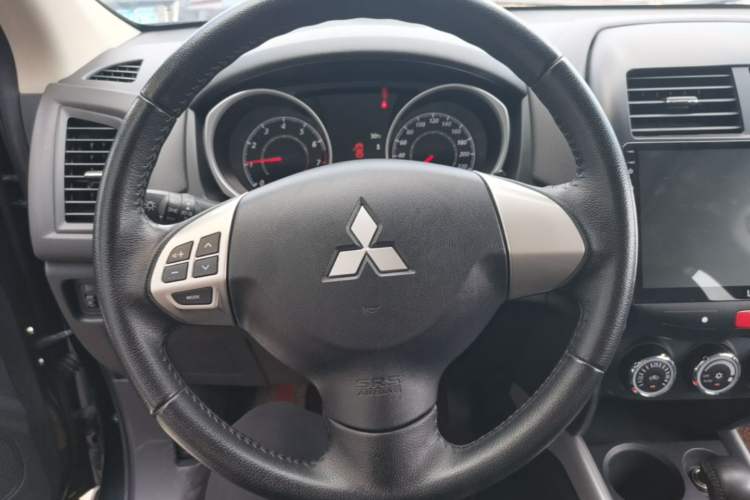 Used Mitsubishi ASX 2018 2.0L CVT Two-Wheel Drive Deluxe Edition Steering Wheel