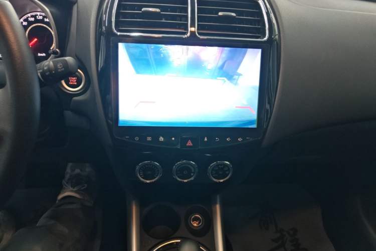 Used Mitsubishi ASX 2018 2.0L CVT Two-Wheel Drive Deluxe Edition Audio And AC Panel