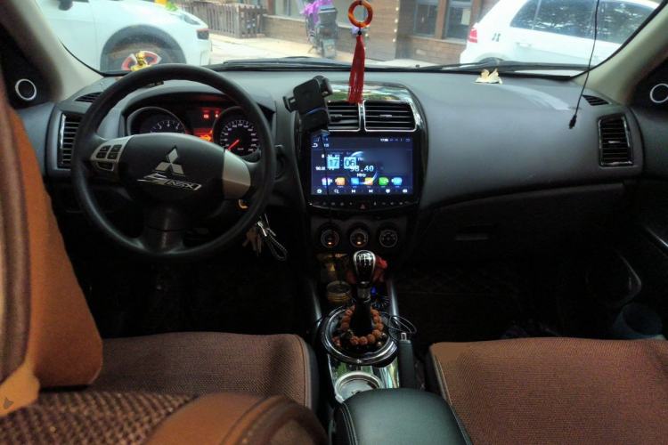 Used Mitsubishi ASX 2018 1.6L Manual Two-Wheel Drive Fashion Edition Center Console