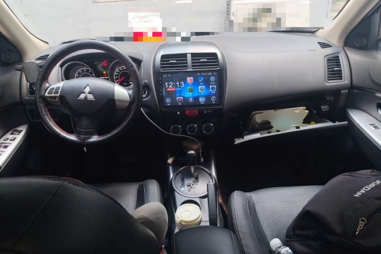 Used Mitsubishi ASX 2018 2.0L CVT Two-Wheel Drive Deluxe Edition Center Console