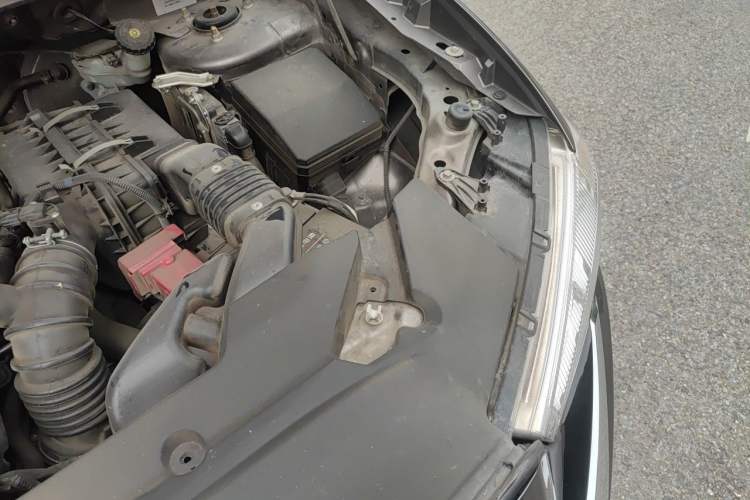 Used Mitsubishi ASX 2018 2.0L CVT Two-Wheel Drive Deluxe Edition Engine Bay Left