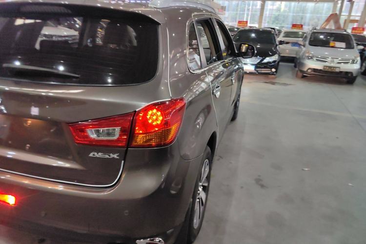 Used Mitsubishi ASX 2018 2.0L CVT Two-Wheel Drive Deluxe Edition Exterior 4