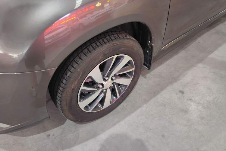 Used Mitsubishi ASX 2018 2.0L CVT Two-Wheel Drive Deluxe Edition Exterior 5