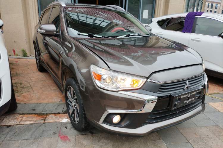 Used Mitsubishi ASX 2018 1.6L Manual Two-Wheel Drive Fashion Edition Front Right 45 Deg