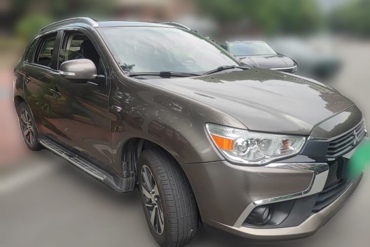Used Mitsubishi ASX 2018 2.0L CVT Two-Wheel Drive Deluxe Edition Front Right 45 Deg