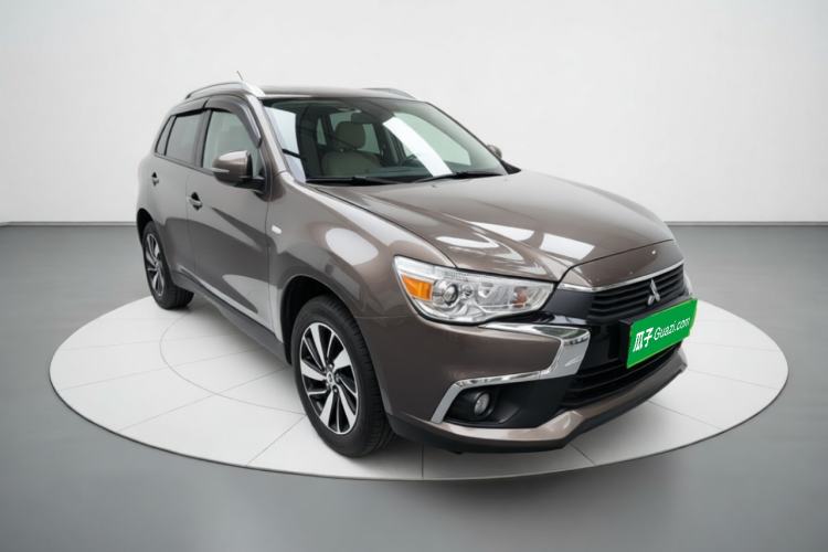 Used Mitsubishi ASX 2018 2.0L CVT Two-Wheel Drive Elite Edition Front Right 45 Deg