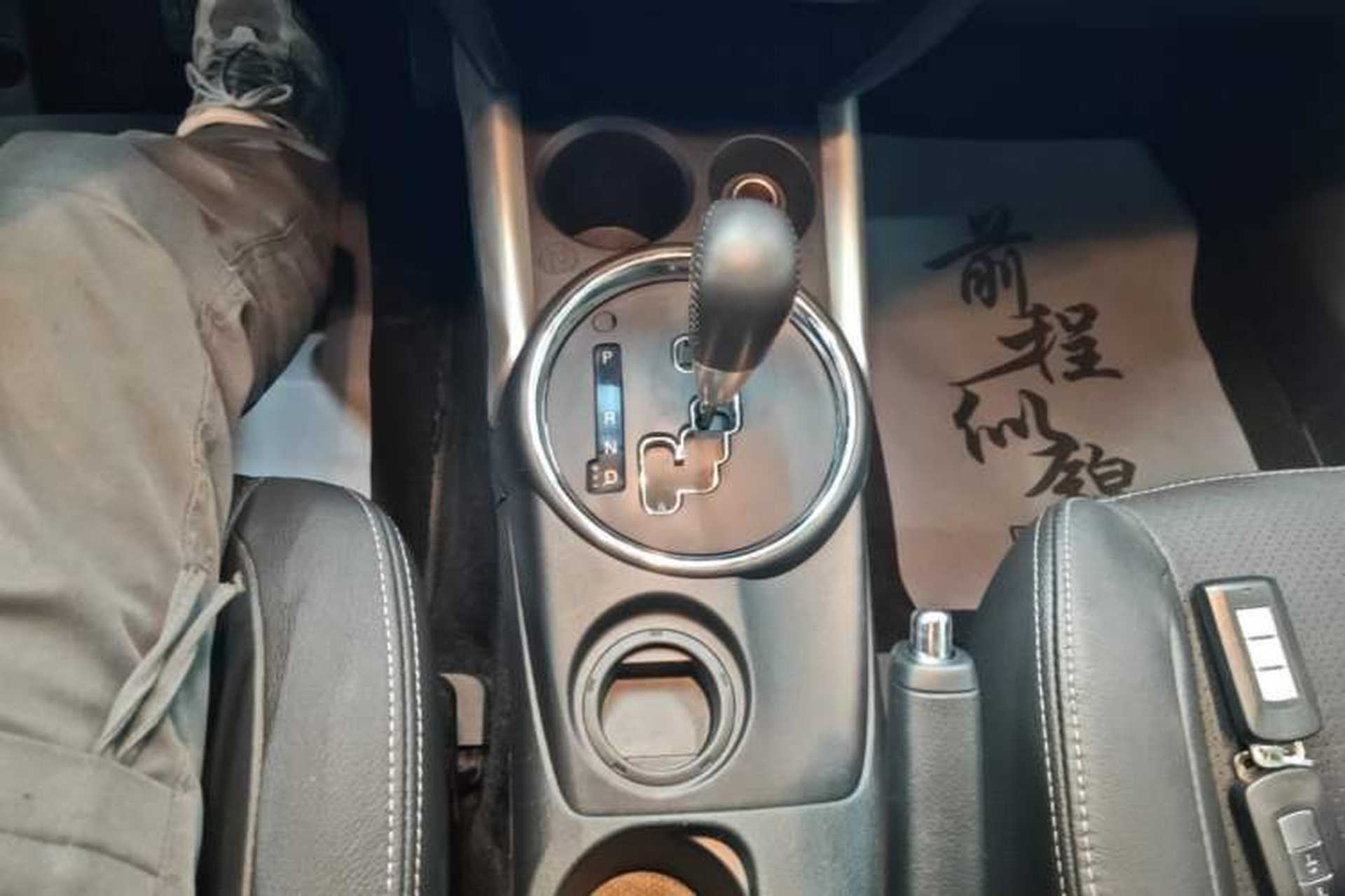 Used Mitsubishi ASX 2018 2.0L CVT Two-Wheel Drive Deluxe Edition Gear Lever