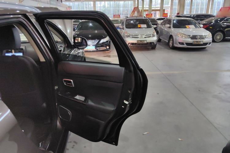 Used Mitsubishi ASX 2018 2.0L CVT Two-Wheel Drive Deluxe Edition Interior 6