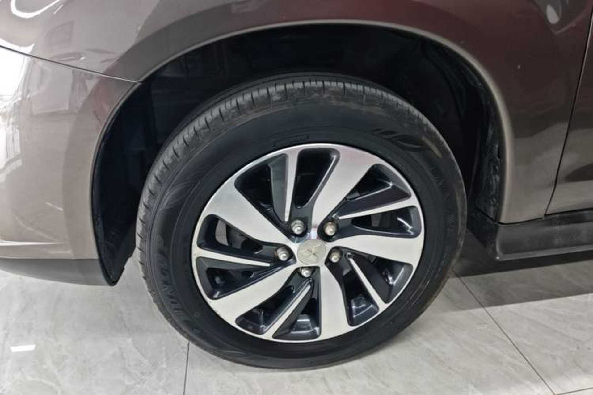 Used Mitsubishi ASX 2018 2.0L CVT Two-Wheel Drive Deluxe Edition Left Front Wheel Hub
