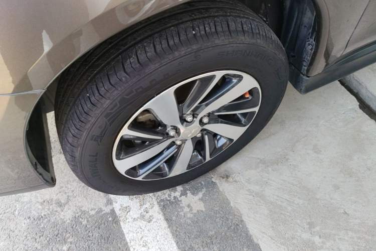 Used Mitsubishi ASX 2018 2.0L CVT Two-Wheel Drive Deluxe Edition Left Front Wheel Hub