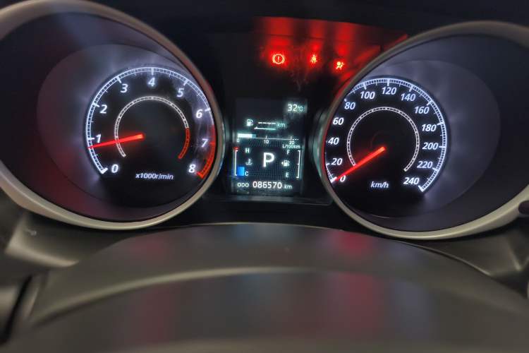 Used Mitsubishi ASX 2018 2.0L CVT Two-Wheel Drive Deluxe Edition Odometer Close Up