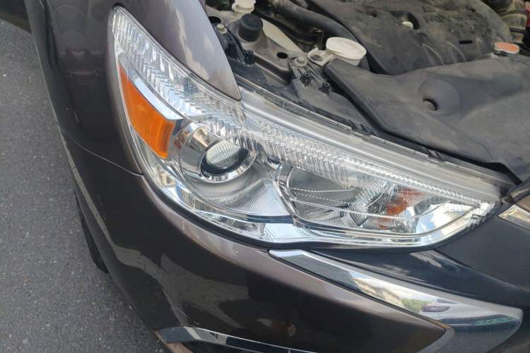 Used Mitsubishi ASX 2018 2.0L CVT Two-Wheel Drive Deluxe Edition Right Front Headlight