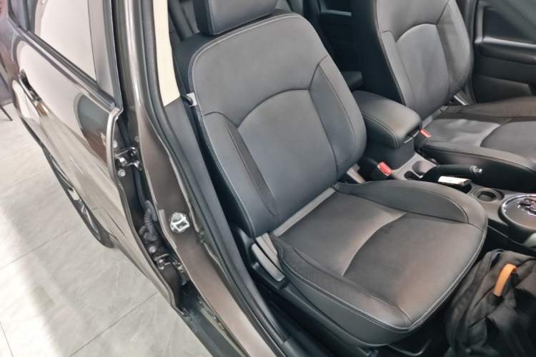 Used Mitsubishi ASX 2018 2.0L CVT Two-Wheel Drive Deluxe Edition Right Front Seat