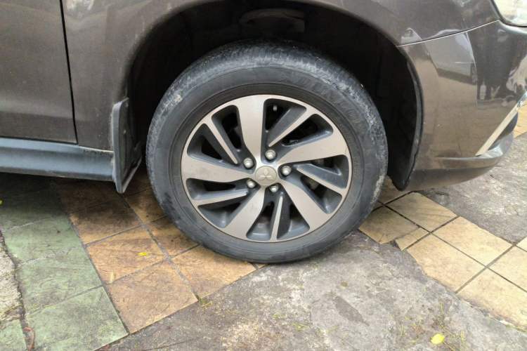 Used Mitsubishi ASX 2018 1.6L Manual Two-Wheel Drive Fashion Edition Right Front Wheel Hub