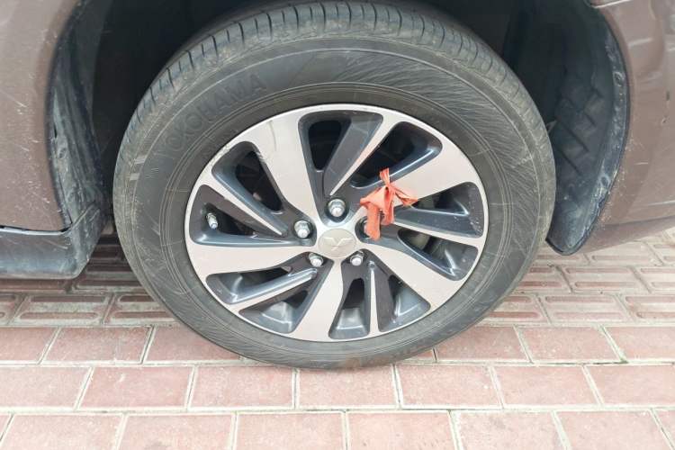 Used Mitsubishi ASX 2018 2.0L CVT Two-Wheel Drive Elite Edition Right Front Wheel Hub