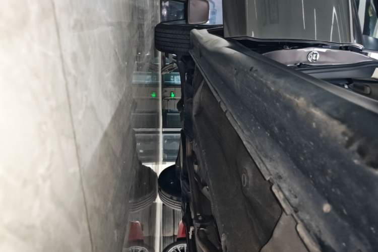 Used Mitsubishi ASX 2018 2.0L CVT Two-Wheel Drive Deluxe Edition Right Side Sill