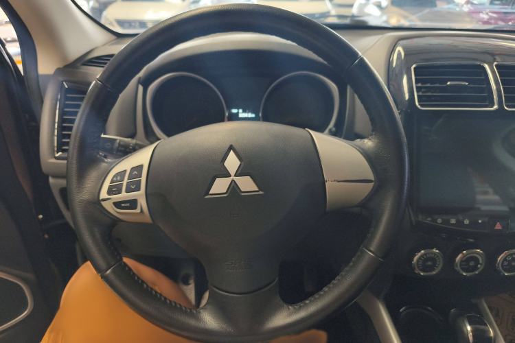Used Mitsubishi ASX 2018 2.0L CVT Two-Wheel Drive Deluxe Edition Steering Wheel