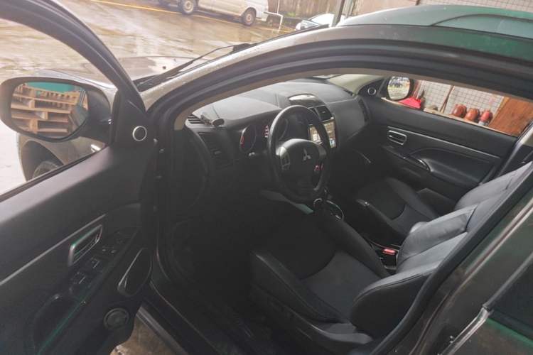Used Mitsubishi ASX 2018 2.0L CVT Two-Wheel Drive Deluxe Edition Driver Seat