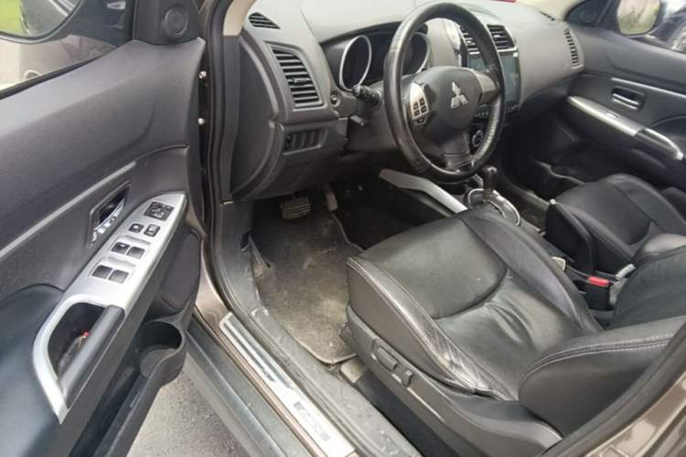 Used Mitsubishi ASX 2018 2.0L CVT Two-Wheel Drive Deluxe Edition Driver Seat